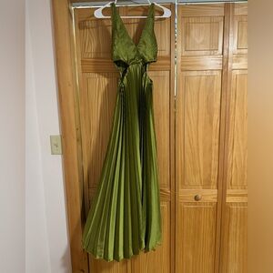 Green polyester dress